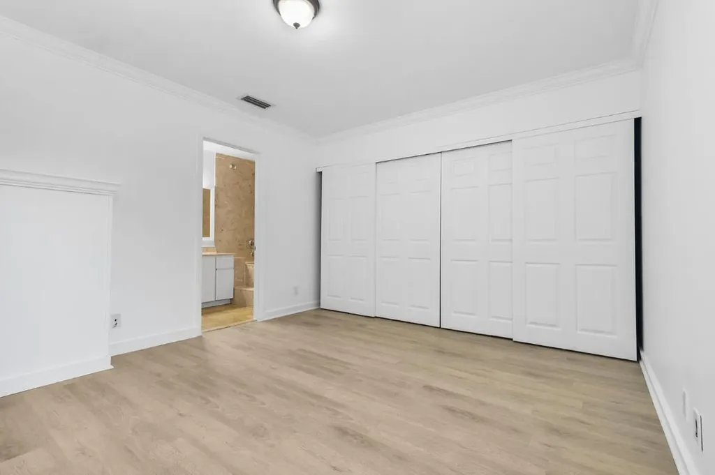 7 Crossing Circle Boynton Beach FL 33435