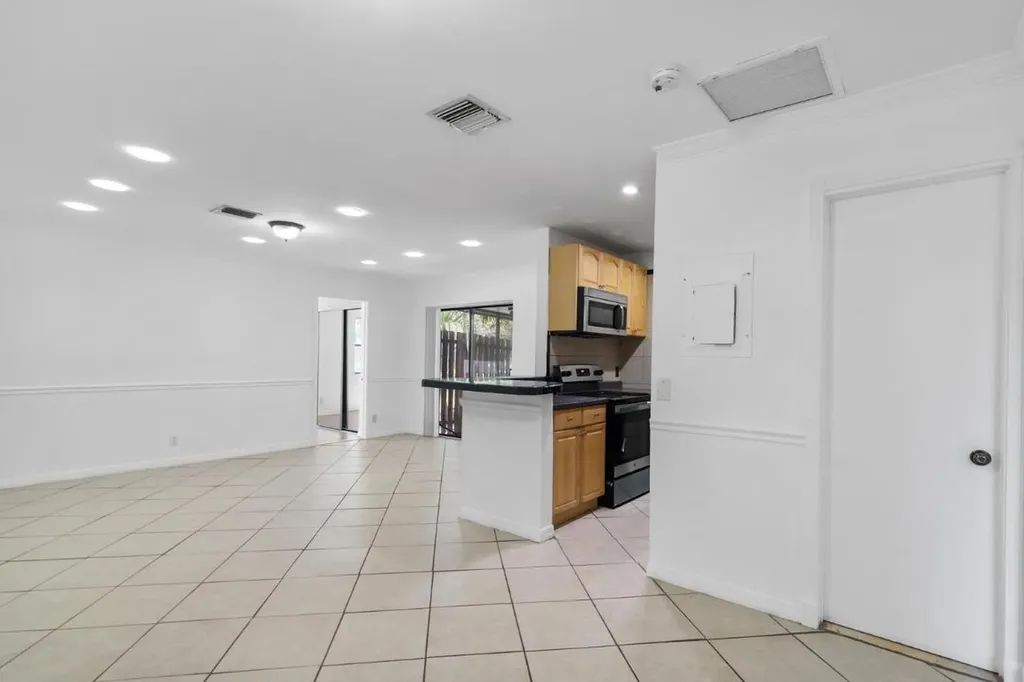 7 Crossing Circle Boynton Beach FL 33435