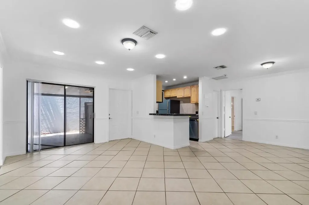 7 Crossing Circle Boynton Beach FL 33435