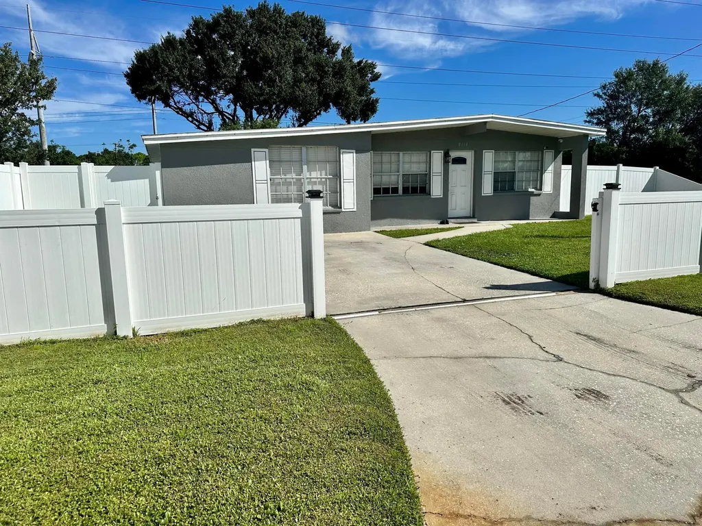 8414 Ironwood Avenue Tampa FL 33619