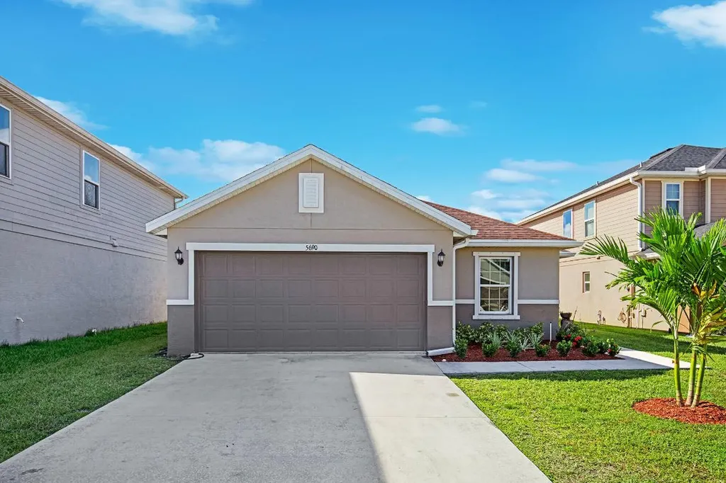 5690 NW Pine Trail Circle Port St Lucie FL 34983