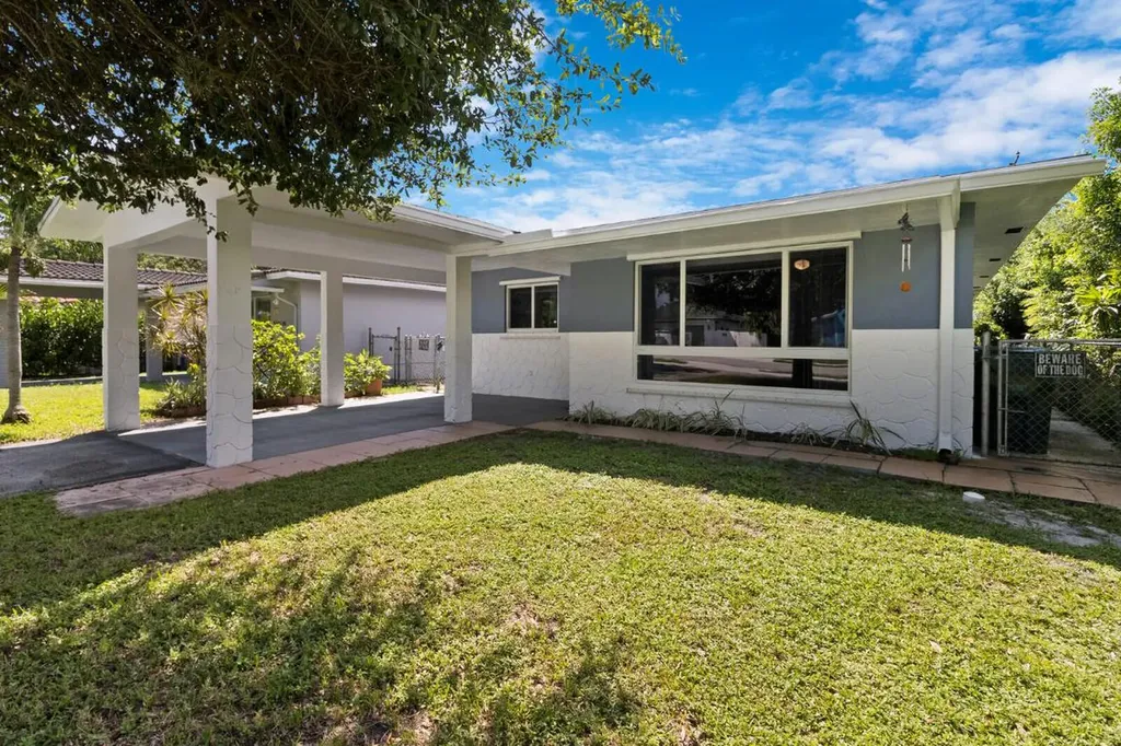 672 NE 35th Street Oakland Park FL 33334