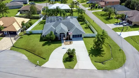5879 NW Cincy Court Port St Lucie FL 34986
