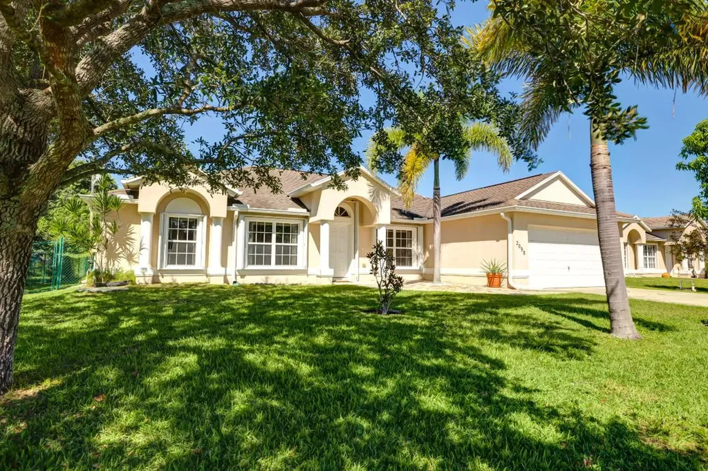 2098 SW Pruitt Street Port St Lucie FL 34953