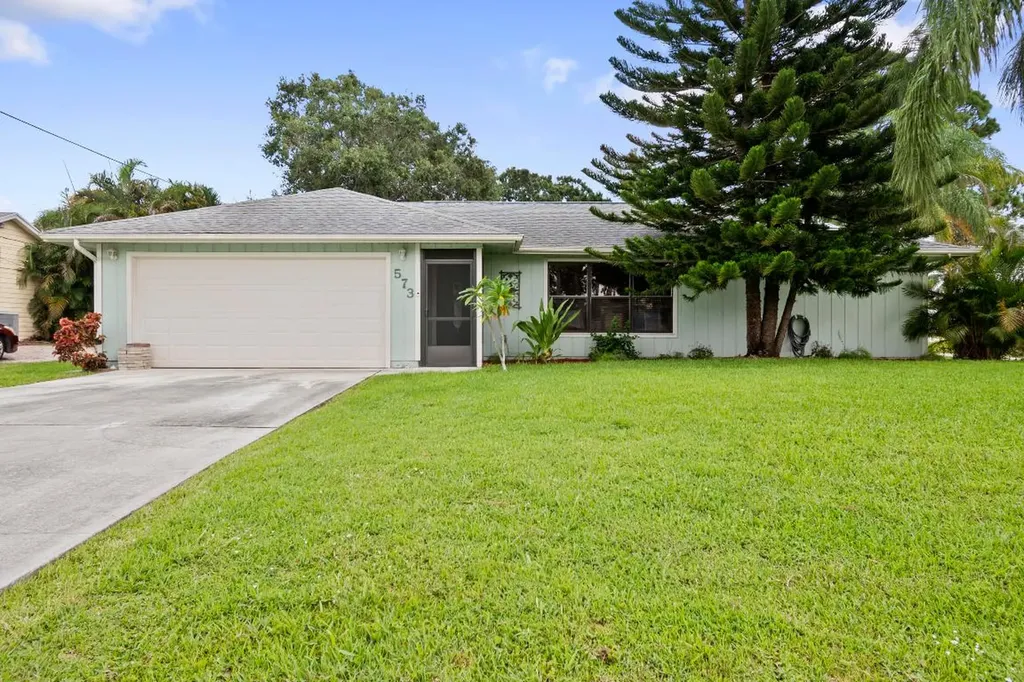 573 SW Aster Road Port St Lucie FL 34953