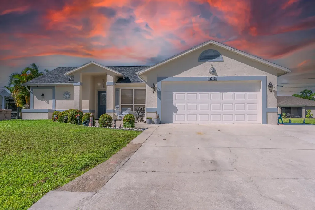 1013 SW Barbarosa Avenue Port St Lucie FL 34953