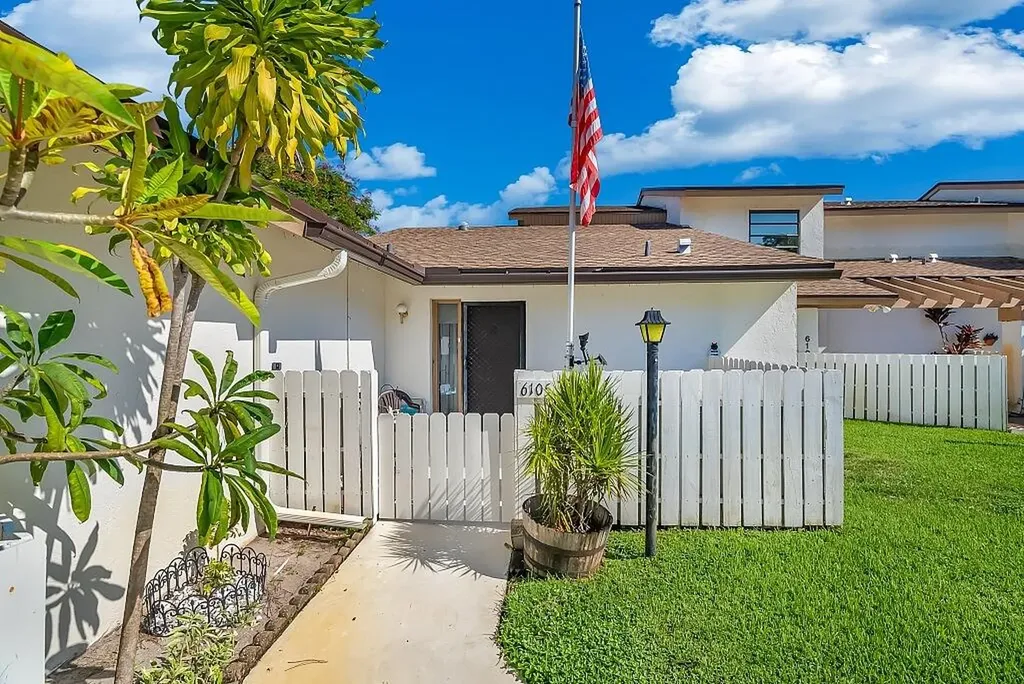 6105 Newstead Court Greenacres FL 33463