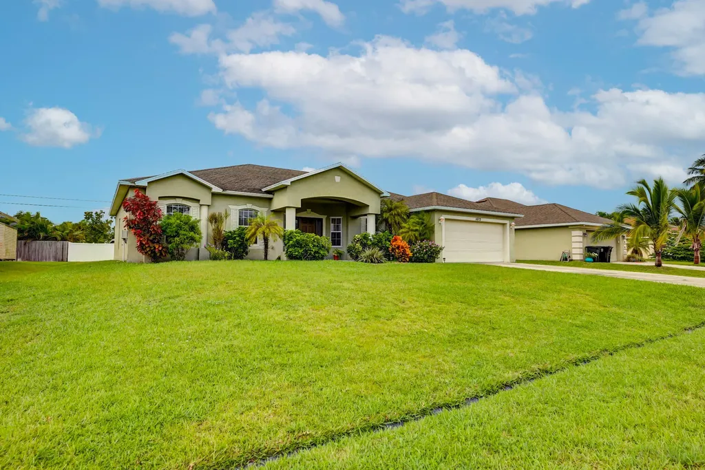 1672 SW Realty Street Port St Lucie FL 34987