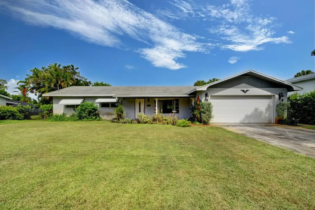 6886 Tradewind Way Lake Worth FL 33462