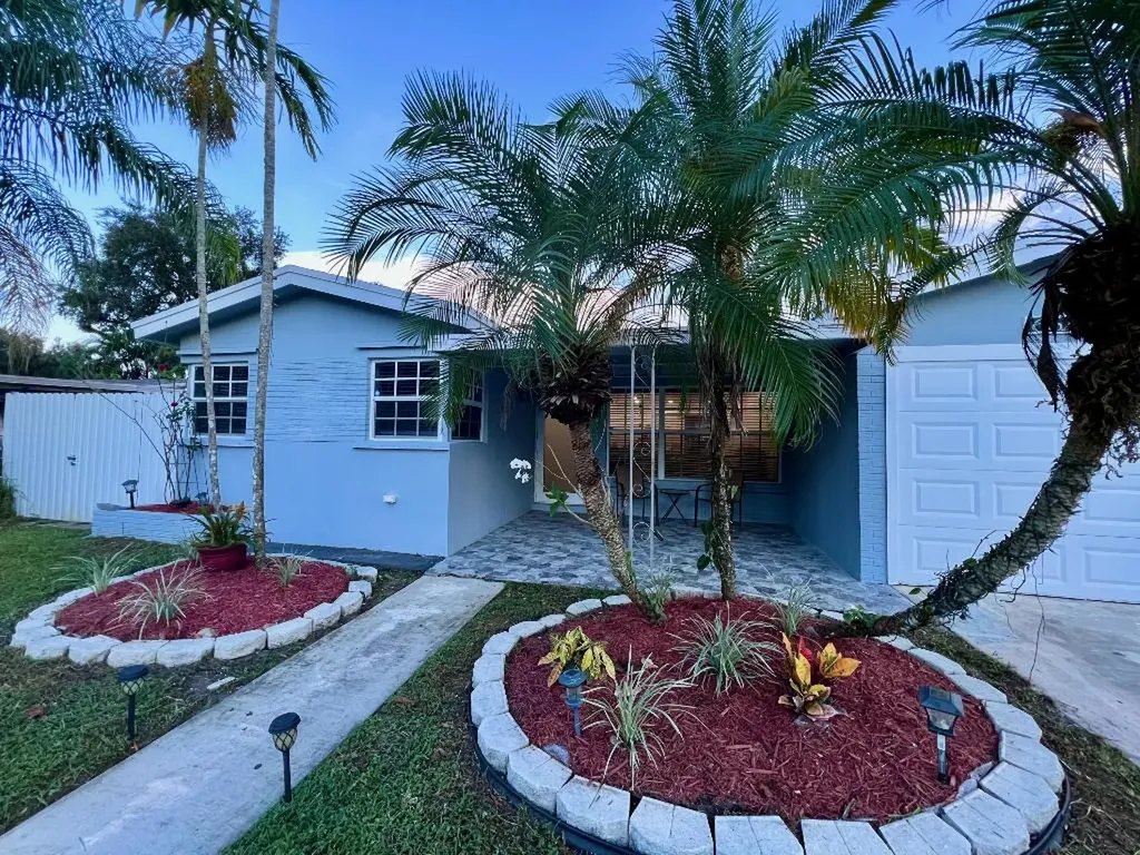 6620 Evans Street Hollywood FL 33024