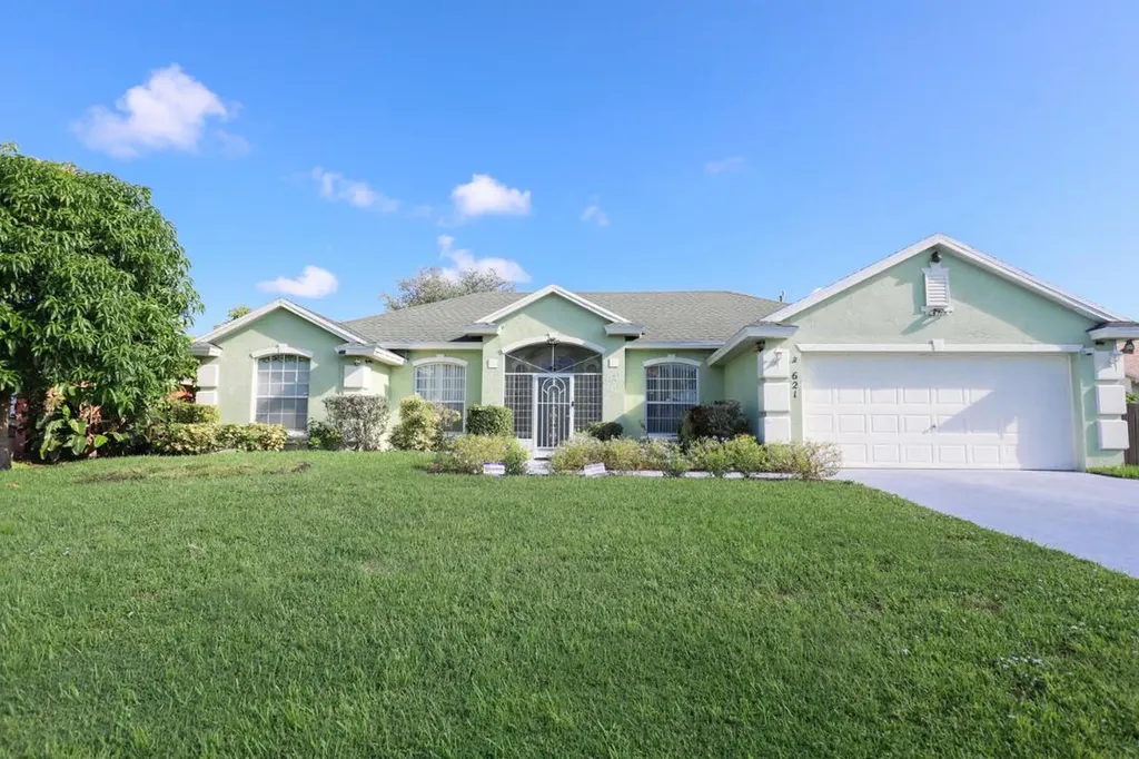 621 SW Sarazen Avenue Port St Lucie FL 34953