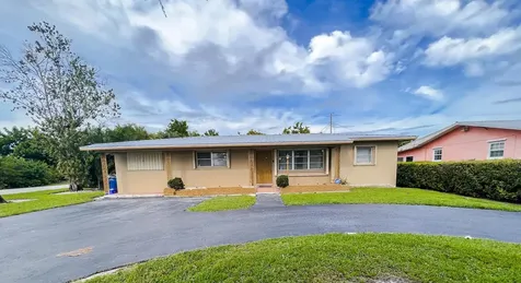 980 SE 3rd Street Belle Glade FL 33430