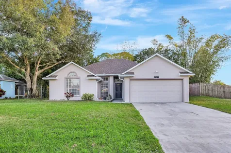 412 SE Evans Avenue Port St Lucie FL 34984