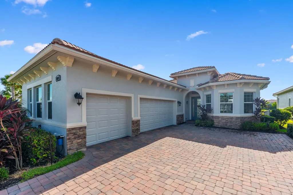 8665 SW Carrara Way Port St Lucie FL 34987