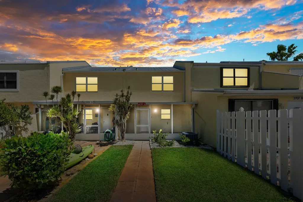 2707 N Highway A1a Hutchinson Island FL 34949