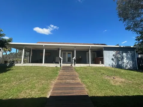 4208 SE 27th Street Okeechobee FL 34974