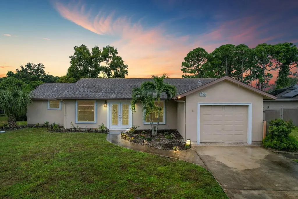 1686 SE Trumpet Lane Port St Lucie FL 34983