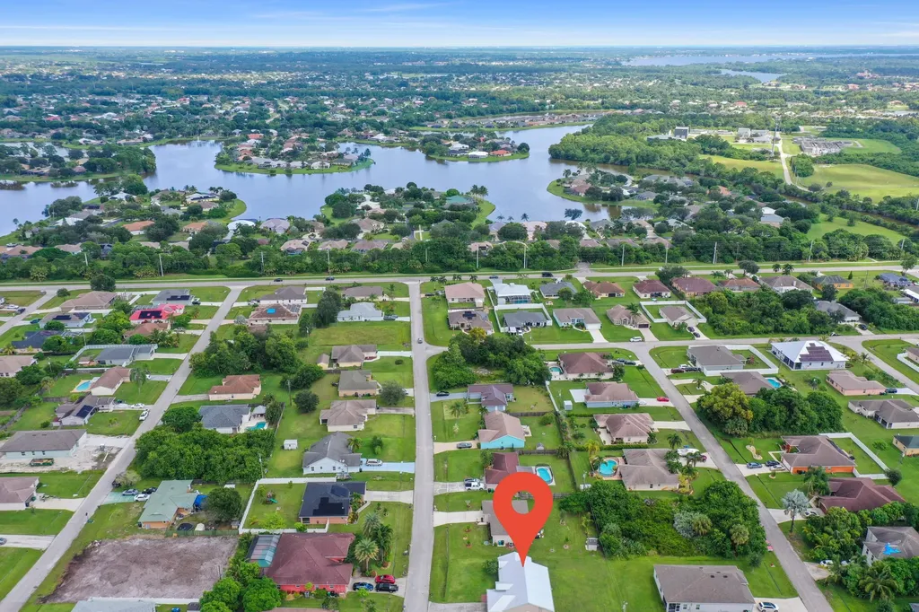 466 SW Prater Avenue Port St Lucie FL 34953
