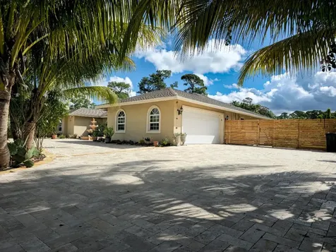 1136 Palmetto Road Haverhill FL 33417