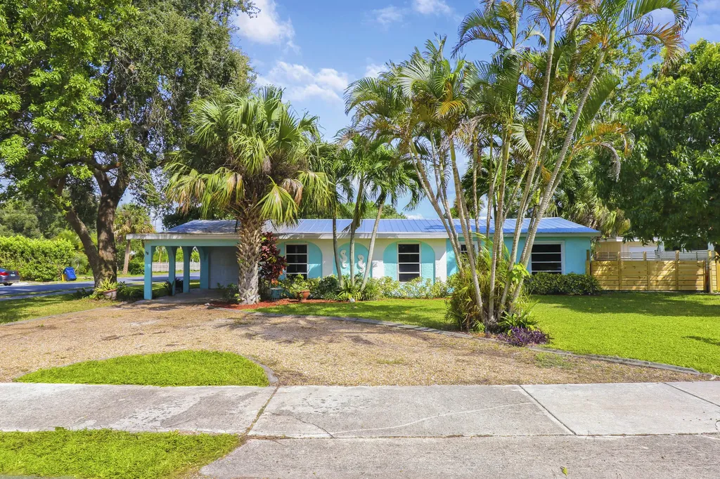 1301 SE Pathfinder Avenue Stuart FL 34994