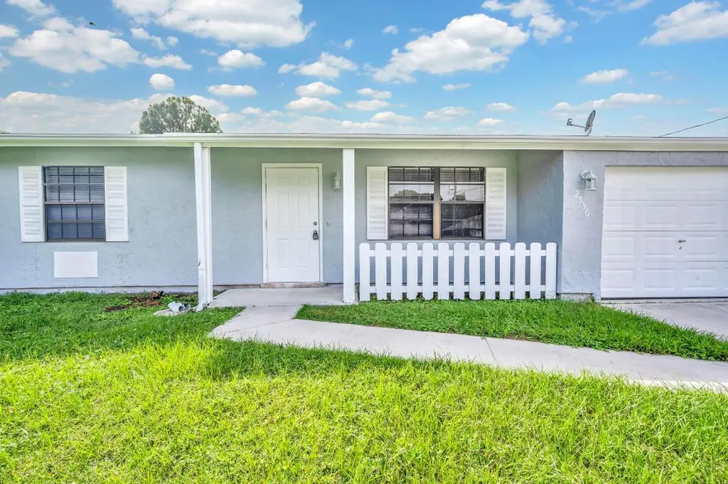2556 SE Hallahan Street Port St Lucie FL 34952