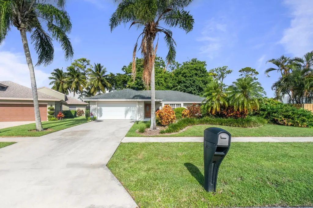 691 Foresteria Avenue Wellington FL 33414
