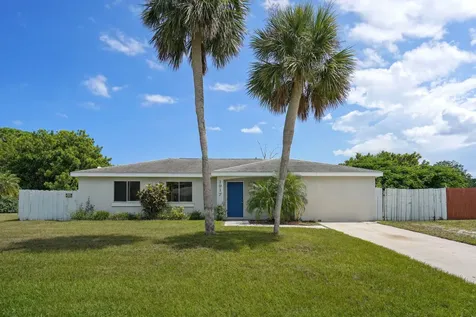 1917 SE Redwing Circle Port St Lucie FL 34952