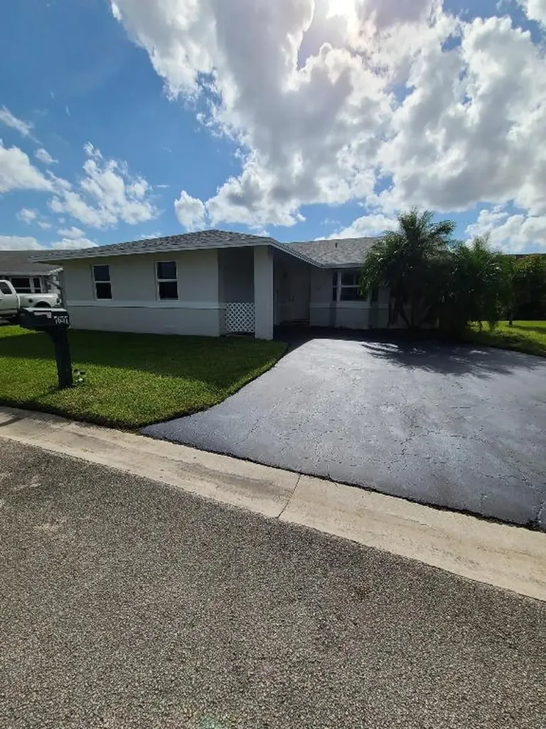 7657 NW 88th Lane Tamarac FL 33321