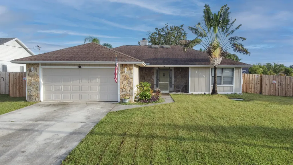 125 SW Whitmore Drive Port St Lucie FL 34984