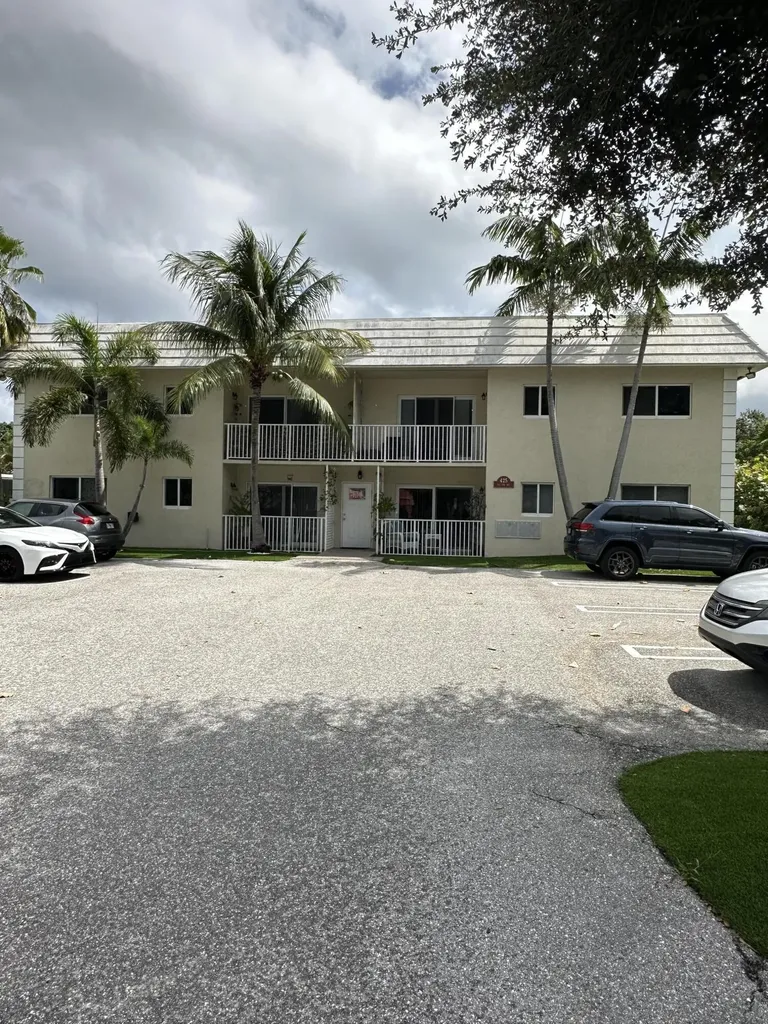425 NE 7th Avenue Delray Beach FL 33483