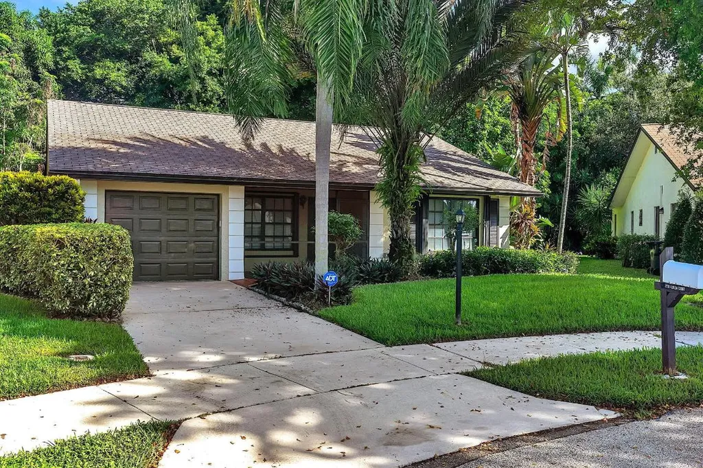 2735 Azalea Court Delray Beach FL 33445