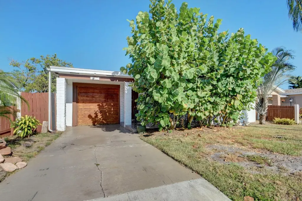1410 N M Street Lake Worth Beach FL 33460