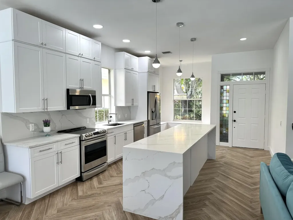 1009 Bedford Avenue Palm Beach Gardens FL 33403