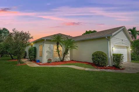 214 SW Coconut Key Way Port St Lucie FL 34986