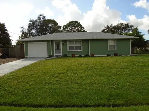 372 SE Walters Terrace Port St Lucie FL 34983