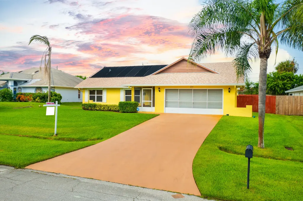 871 SE Sweetbay Avenue Port St Lucie FL 34983