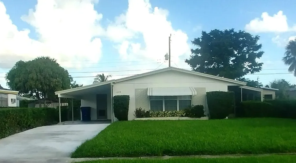 1220 W 1st Street Riviera Beach FL 33404