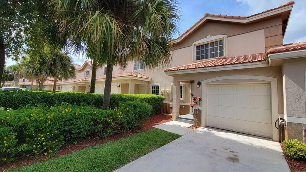 6597 Old Farm Trail Boynton Beach FL 33437