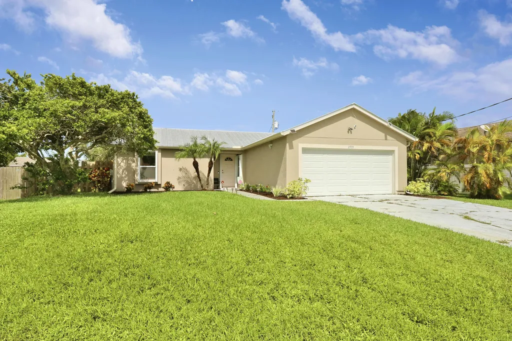 2533 SW Import Drive Port St Lucie FL 34987