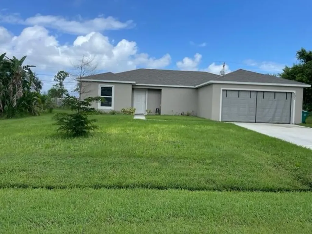 407 SW Lacroix Avenue Port St Lucie FL 34953