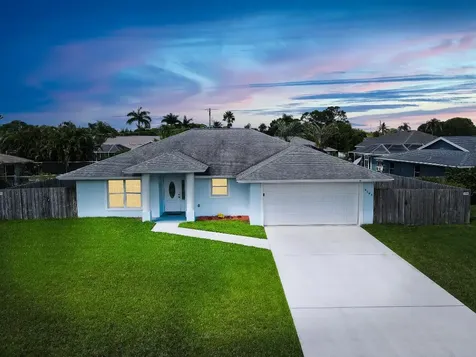 2562 SE Marseille Street Port St Lucie FL 34952