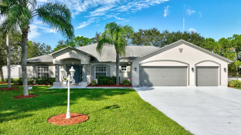 6743 NW Mamie Court Port St Lucie FL 34983