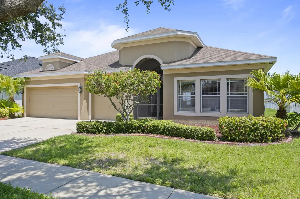 1508 Mira Lago Circle Ruskin FL 33570