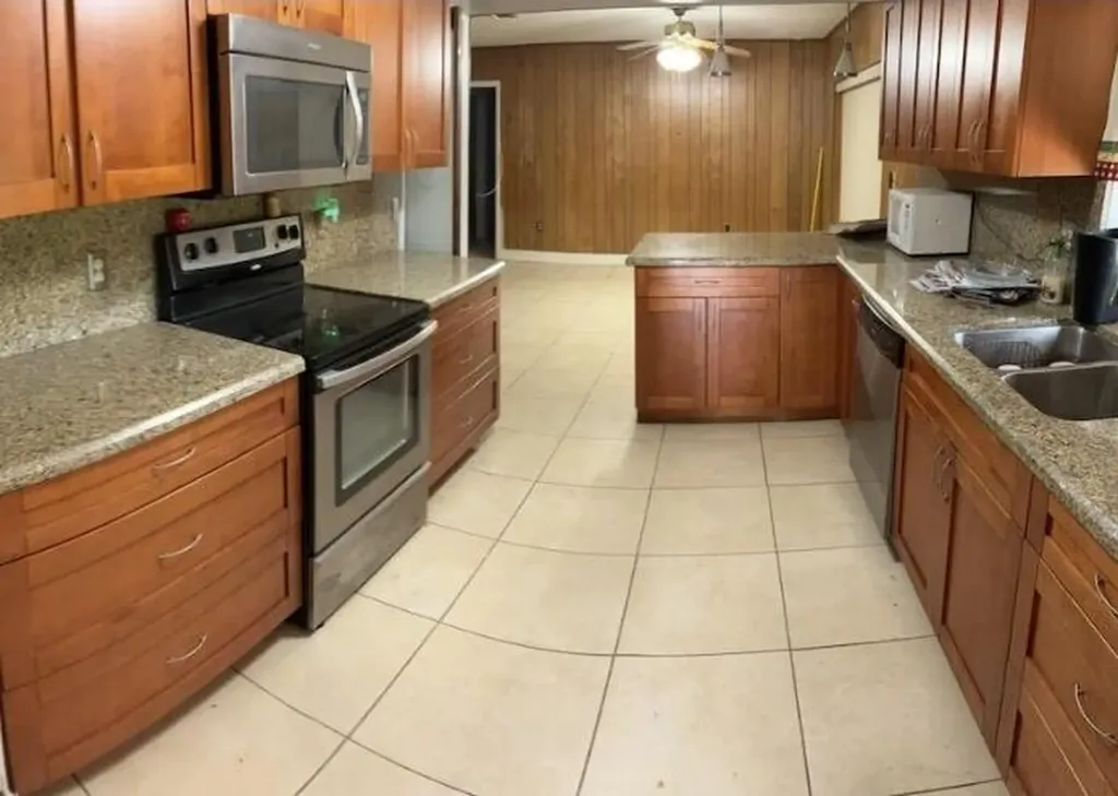 19521 SW 129th Court Miami FL 33177