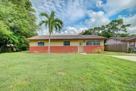 7696 1st Terrace Lake Worth FL 33463
