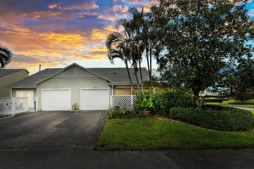 2744 SE Tropical East Circle Port St Lucie FL 34952