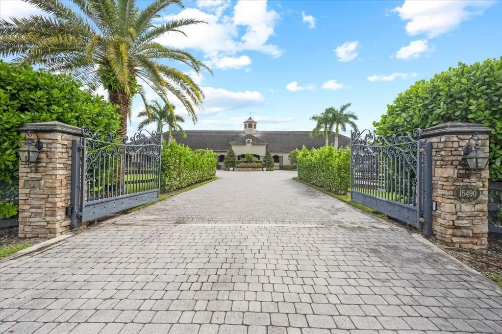 15490 Palma Lane Wellington FL 33414