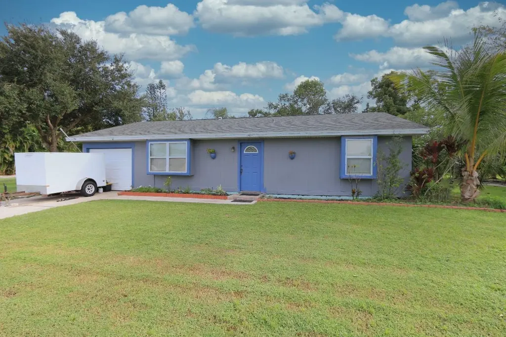 274 NE Brunson Court Port St Lucie FL 34983