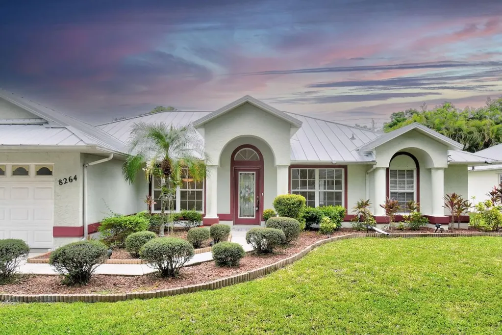 8264 Sandpine Circle Port St Lucie FL 34952