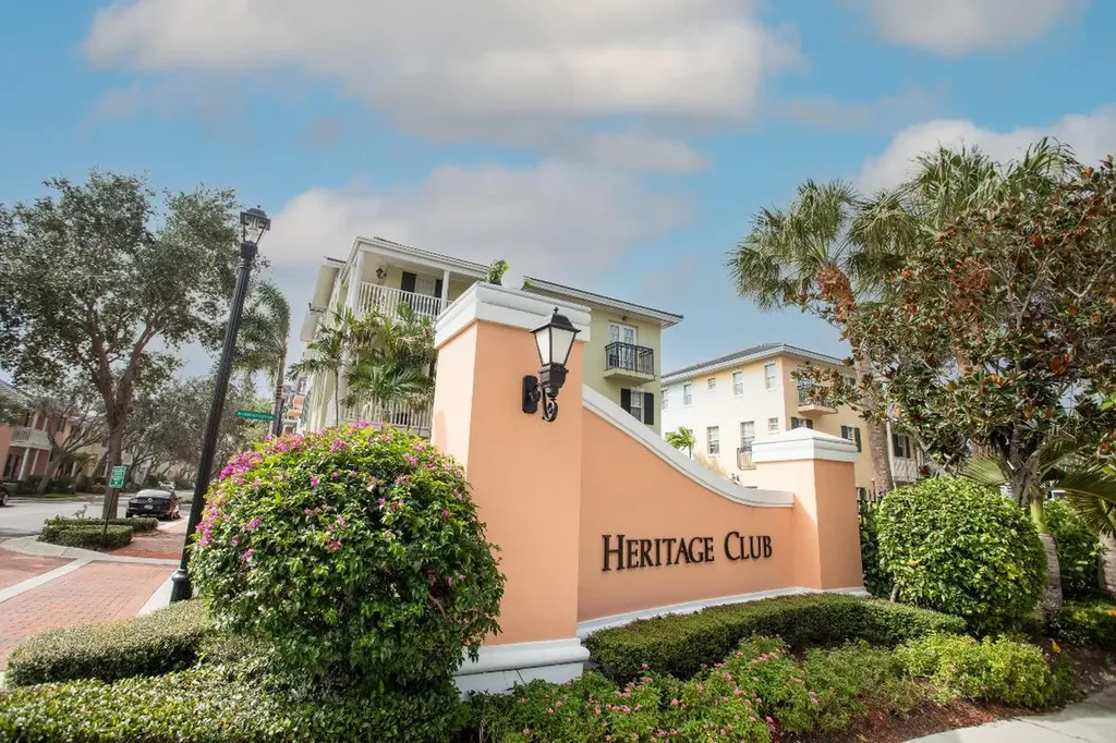 1046 W Heritage Club Circle Delray Beach FL 33483